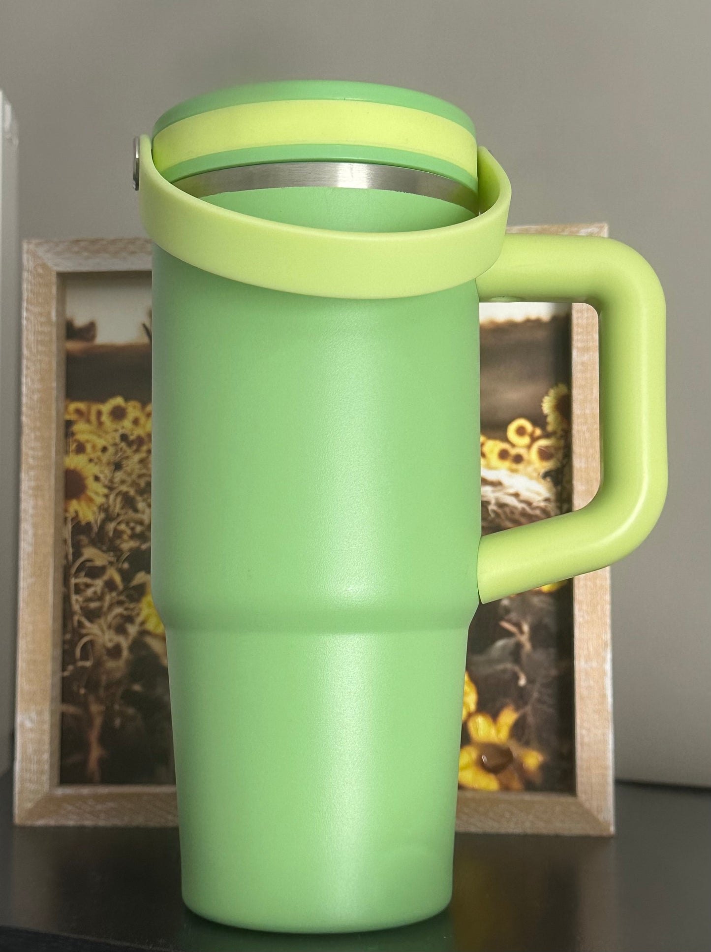 20oz Green Handle Tumbler